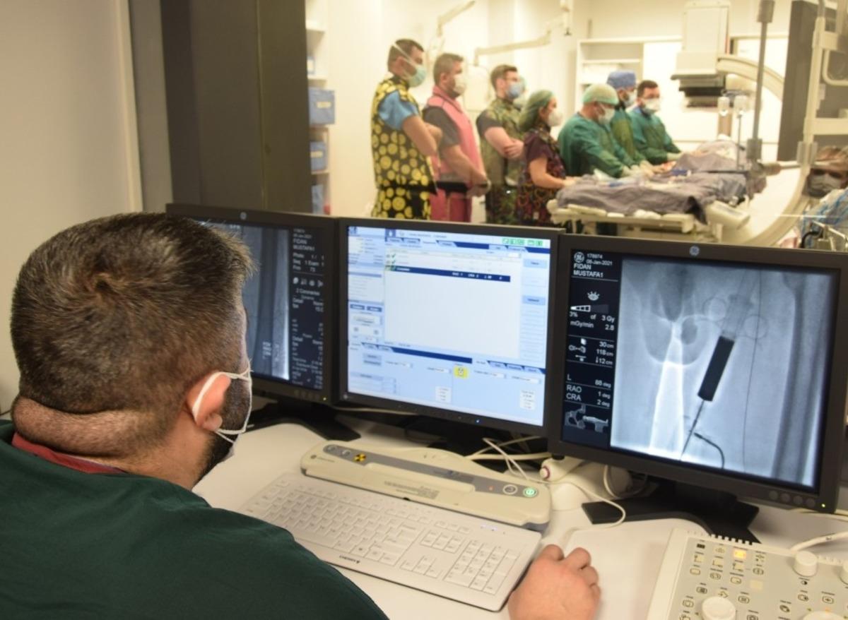 Ayaktaki tıkalı damarlar Perifer Anjiyo ile a&ccedil;ılıyor