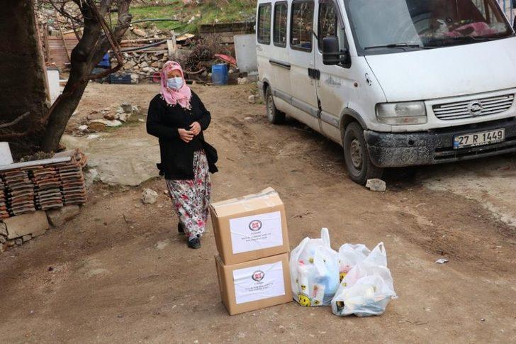 Eğirdir’de karantinadaki 121 haneye gıda ve temizlik malzemesi dağıtıldı G3