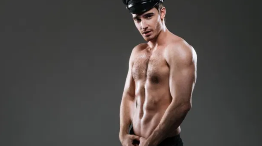 Seks partisini basan polisler striptizci sanıldı