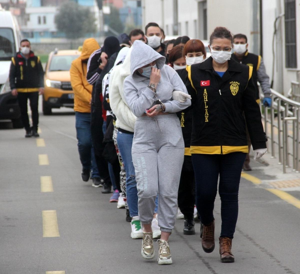 Adana&rsquo;da fuhuş operasyonunda 5&rsquo;i kadın 14 zanlı g&ouml;zaltına alındı