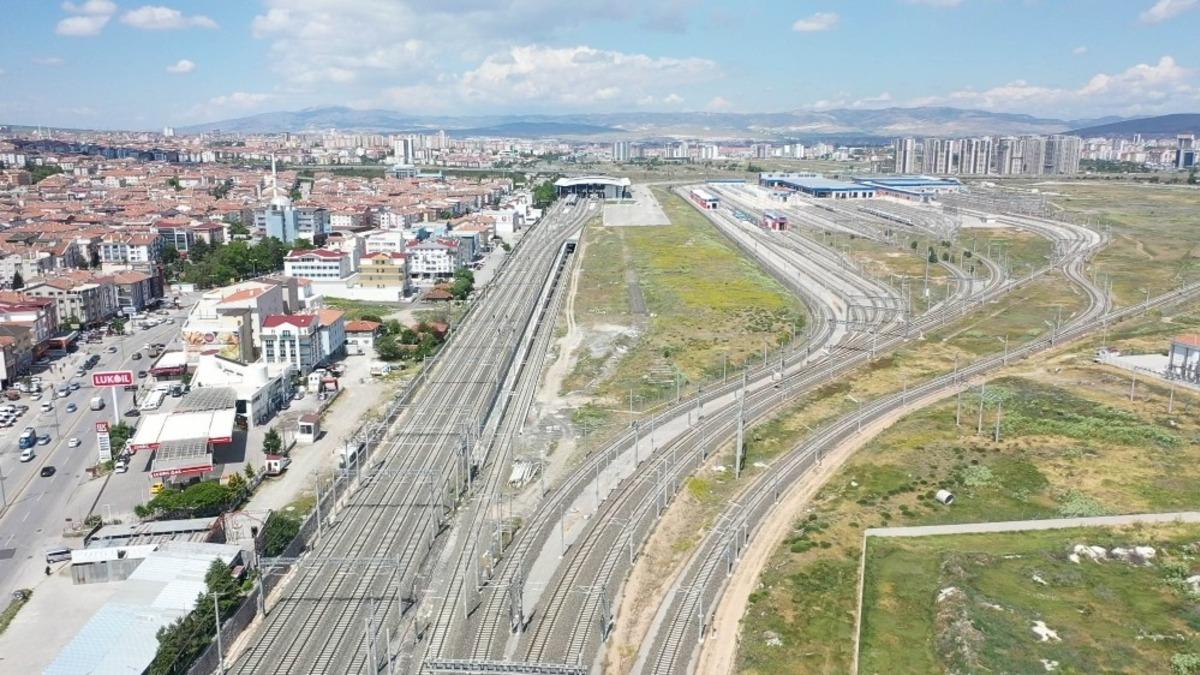 İstasyon Caddesi&rsquo;nde yıllardır s&uuml;ren trafik sorunu &ccedil;&ouml;z&uuml;l&uuml;yor