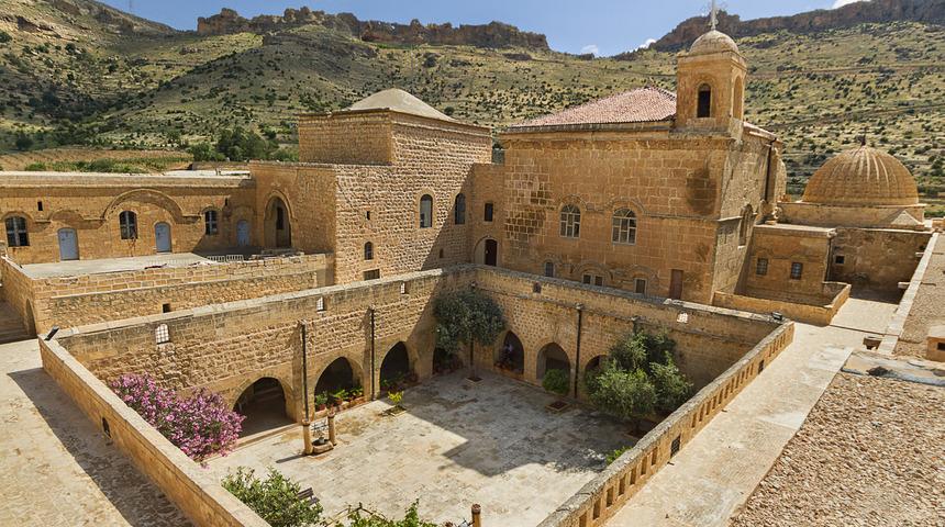 Deyrulzafaran Manastırı nerede, nasıl gidilir? Deyrulzafaran Manastırı hikayesi, giriş ücreti, ziyaret saatleri