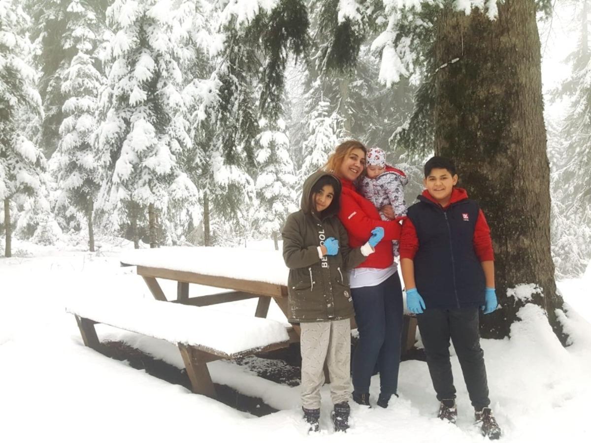 D&uuml;zce&rsquo;nin y&uuml;ksek tepeleri beyaza b&uuml;r&uuml;nd&uuml;