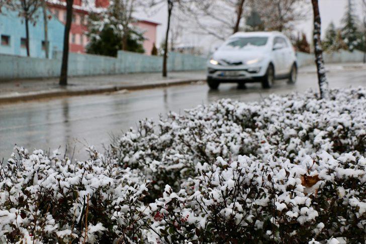 Eskişehir, Kütahya ve Balıkesir'de yılın ilk kar yağışı G1