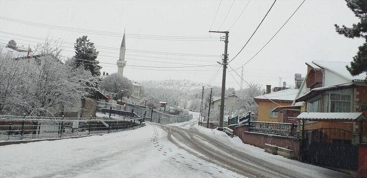 Kartalkaya ve Kartepe'de kar etkili oldu G2