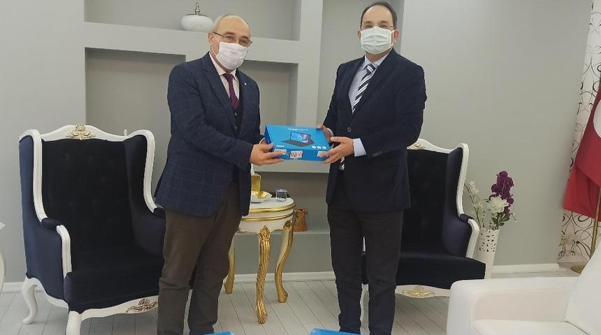 Bafra’da öğrencilere 55 tablet desteği