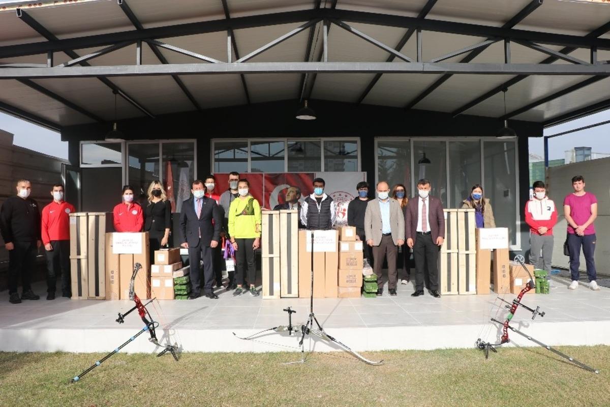 Ok&ccedil;uluk Kul&uuml;plerine malzeme yardımcı