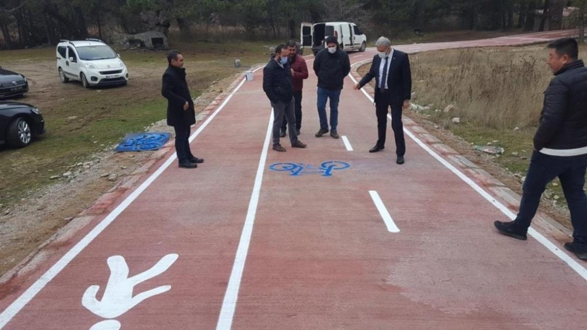 G&ouml;lc&uuml;k&rsquo;te bisiklet yolu