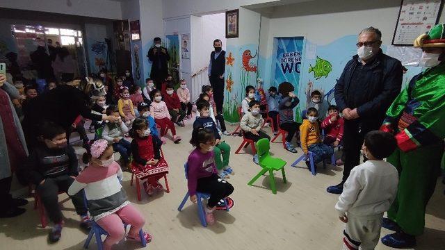 Şanlıurfa’da çocuklar için gölge oyunu