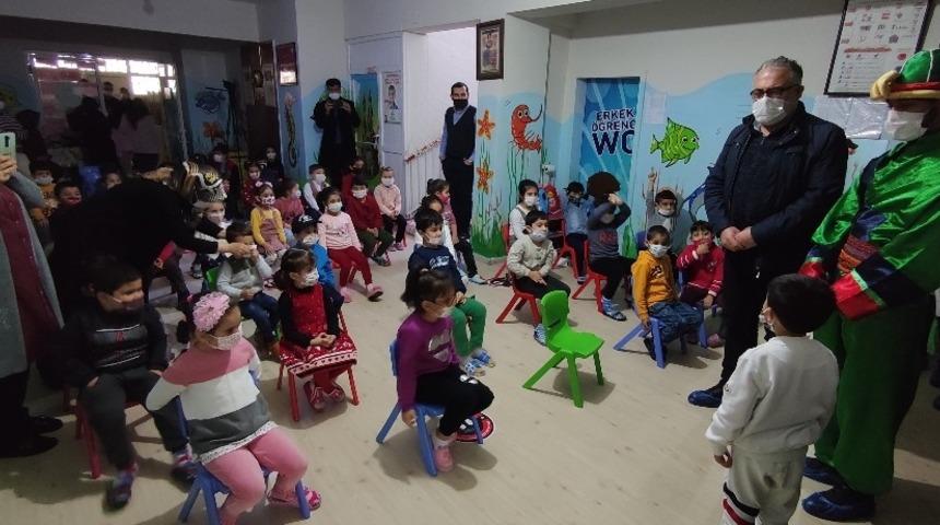 Şanlıurfa&rsquo;da &ccedil;ocuklar i&ccedil;in g&ouml;lge oyunu