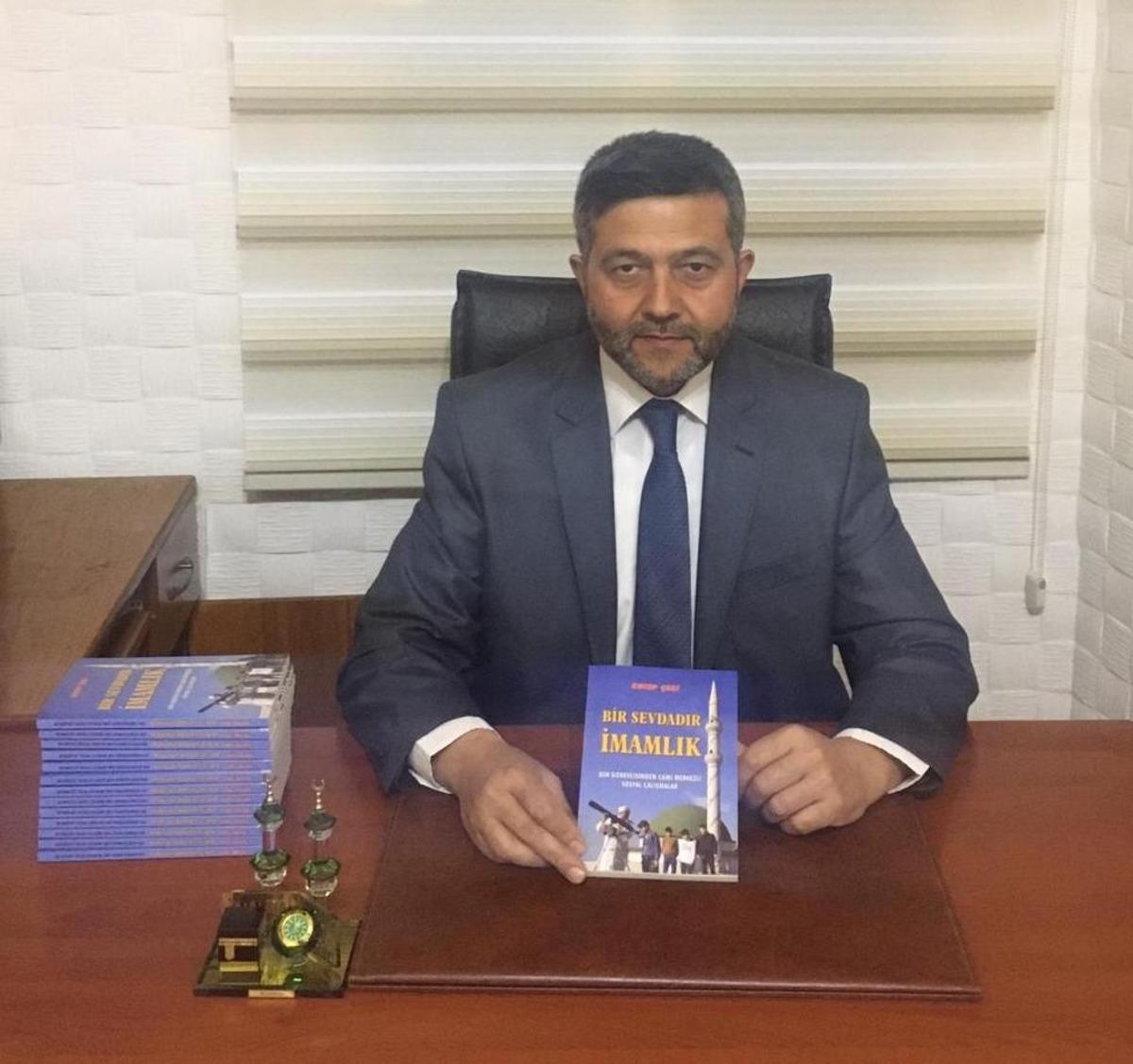 Din g&ouml;revlisi &Ccedil;eri&rsquo;nin "Bir Sevdadır İmamlık" kitabı &ccedil;ıktı