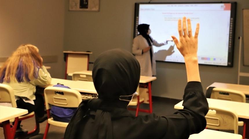 2020 yılında Akademi Liseler gen&ccedil;lerin uğrak yeri oldu