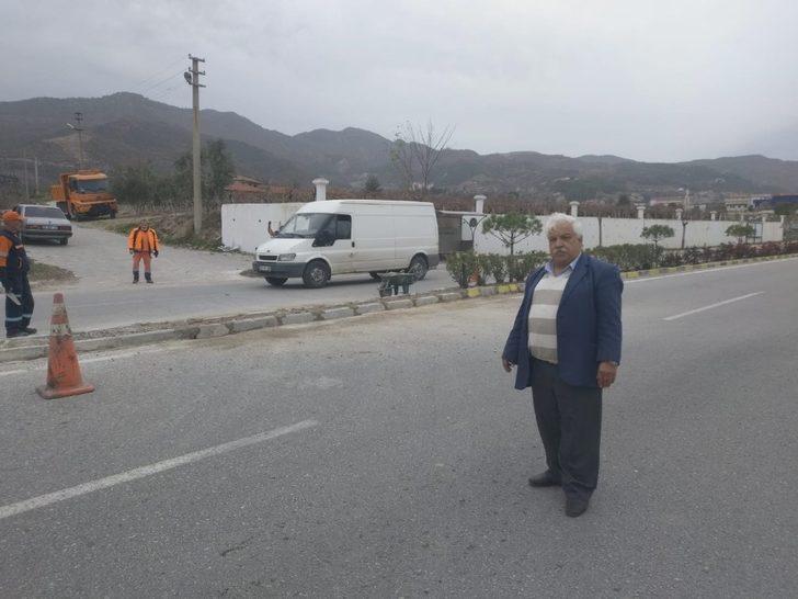 Ekiplerin gündüz yaptığı kaldırım gece sökülüyor G2