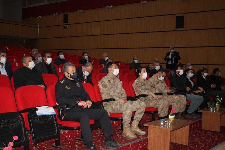 Midyat Kaymakamı Dundar, muhtarlarla bir araya geldi G4