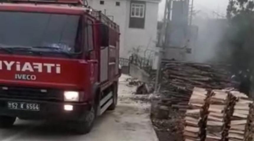 Ordu&rsquo;da fırtına, trafo yangınına yol a&ccedil;tı