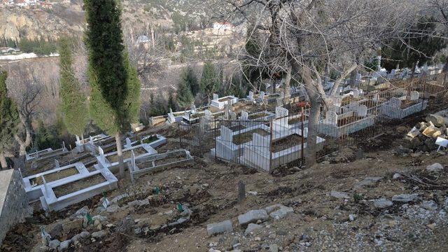Mezarlıklarda bakım ve temizlik çalışması yapıldı