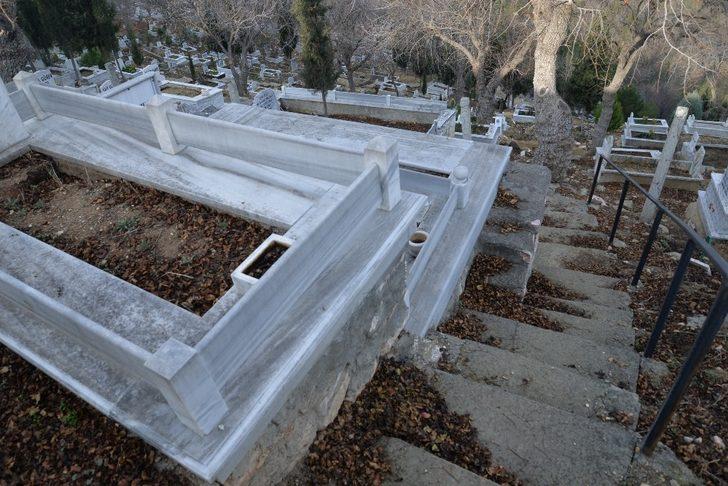 Mezarlıklarda bakım ve temizlik çalışması yapıldı G2