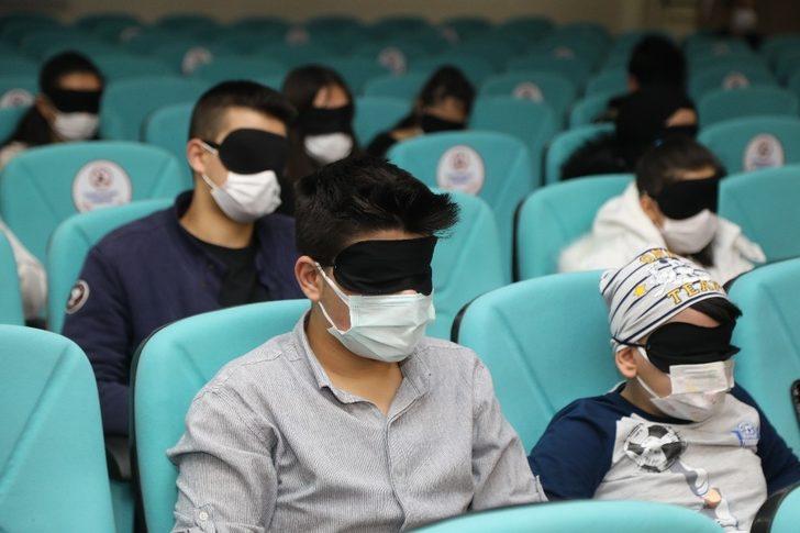 Görme engellileri anlamak için gözlerini kapattılar G4