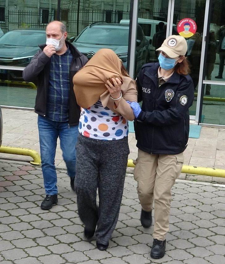 Ziyaretine gittikleri yaşlı kadına para verip "bereketli olsun diye paranın yanına koy" diyerek 5 bin lira çaldılar G4