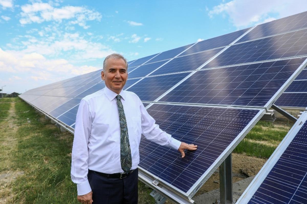 Başkan Zolan, Yenilenebilir ve Akıllı Enerji Uygulamaları toplantısına katıldı