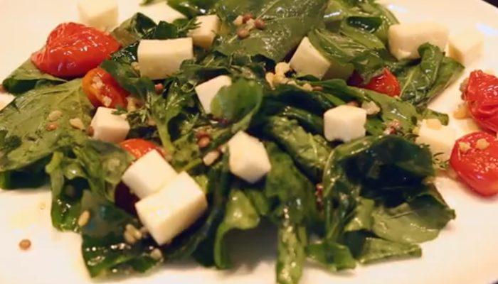 Hem doyurucu hem lezzetli! Beyaz peynirli tahıl salatası nasıl yapılır?