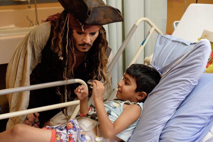 Johnny Depp'ten duygulandıran hareket  G2