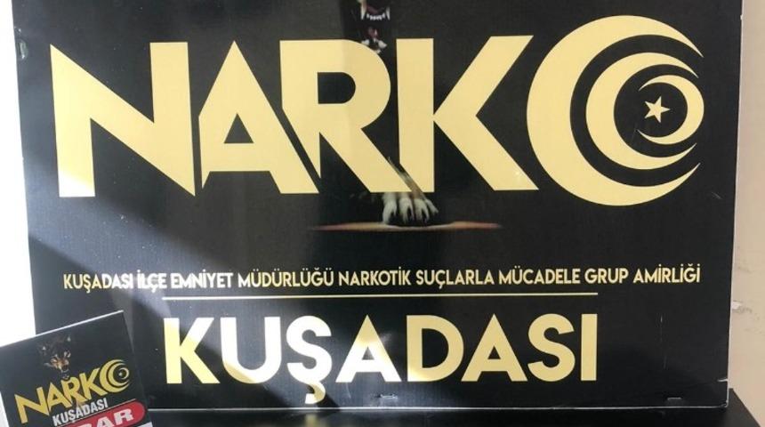 Uyuşturucuyu mendile gizlemiş