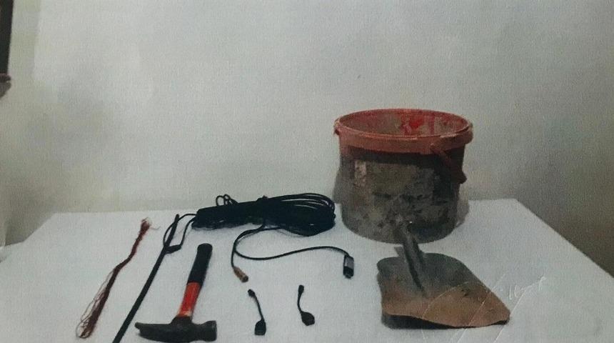 Define avcıları 20 metre uzunluğunda yılan kamerayla yakalandı