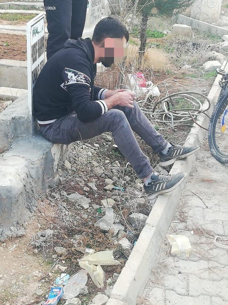 Kablo hırsızı mezarlıkta yakalandı G3