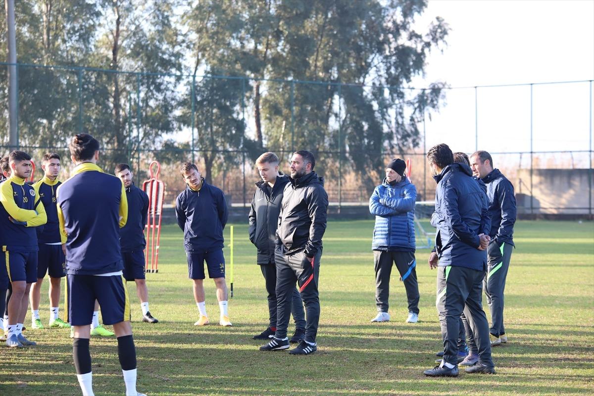 Menemenspor Teknik Direkt&ouml;r&uuml; &Uuml;mit Karan: "Y&uuml;reğimizi ortaya koymamız gerekiyor"