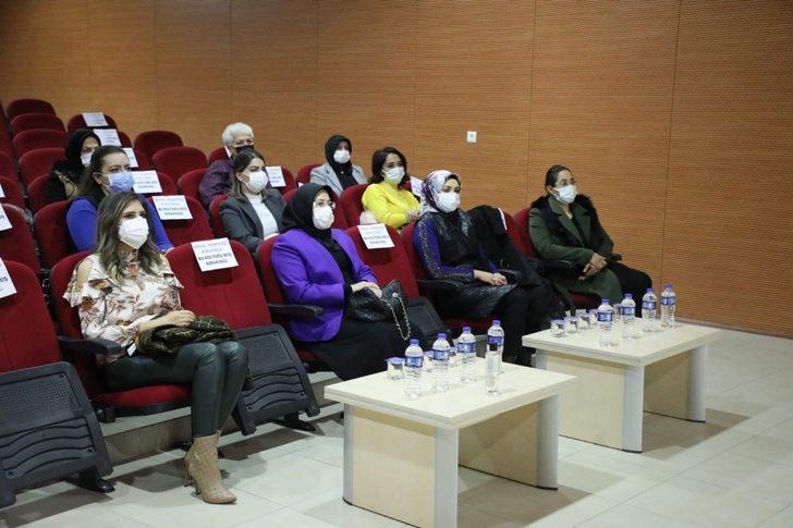 Vali Erkaya Yırık’ın eşi Ayşe Yırık:" Uyuşturucuyla mücadele de en büyük görev anneye düşüyor" G1