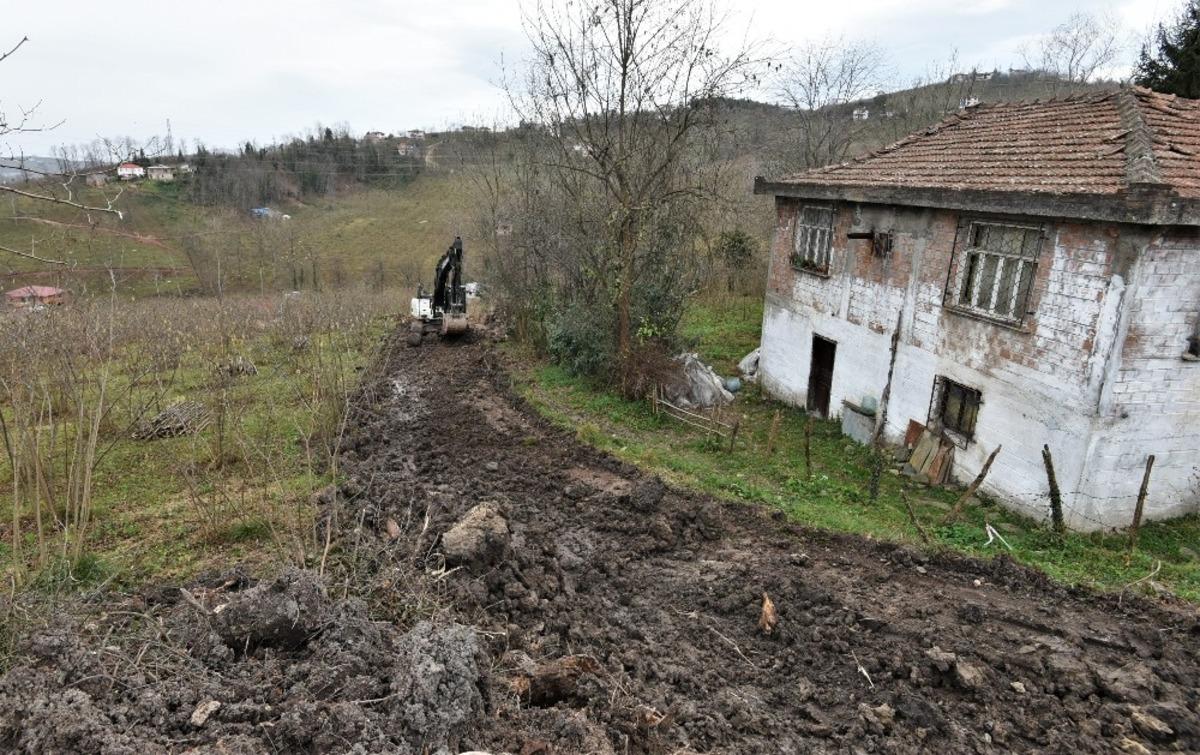 Altınordu&rsquo;da yol seferberliği s&uuml;r&uuml;yor