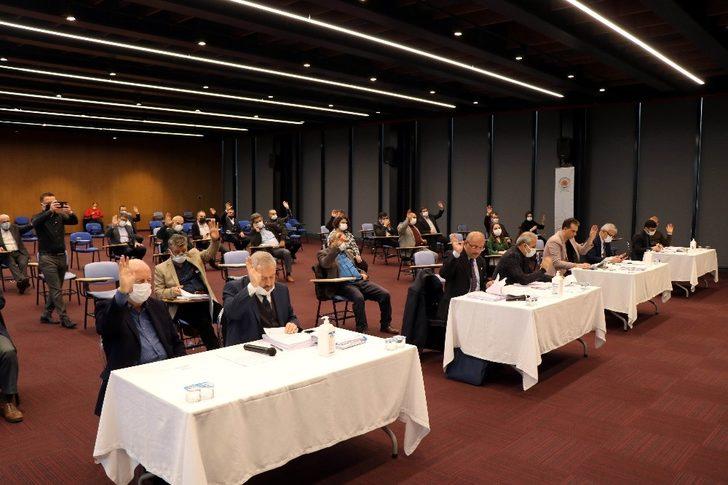 Sağlık çalışanlarını ilgilendiren maddeler komisyondan geçti G1