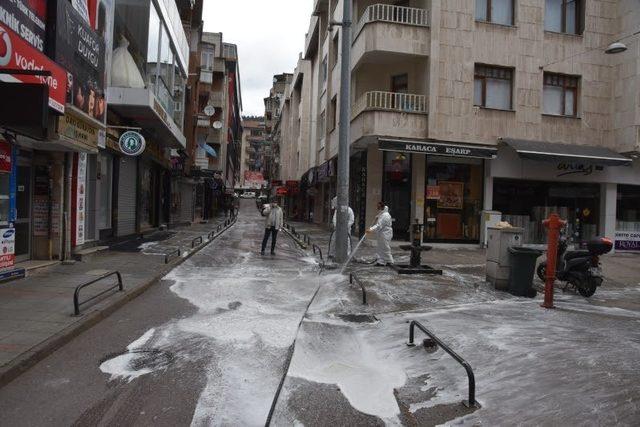 İzmit Belediyesi 2020’de cadde ve sokakları sağlık çemberine aldı