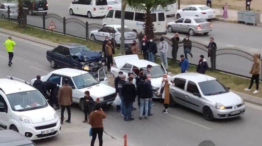 Şanlıurfa&rsquo;da zincirleme kaza: 5 yaralı