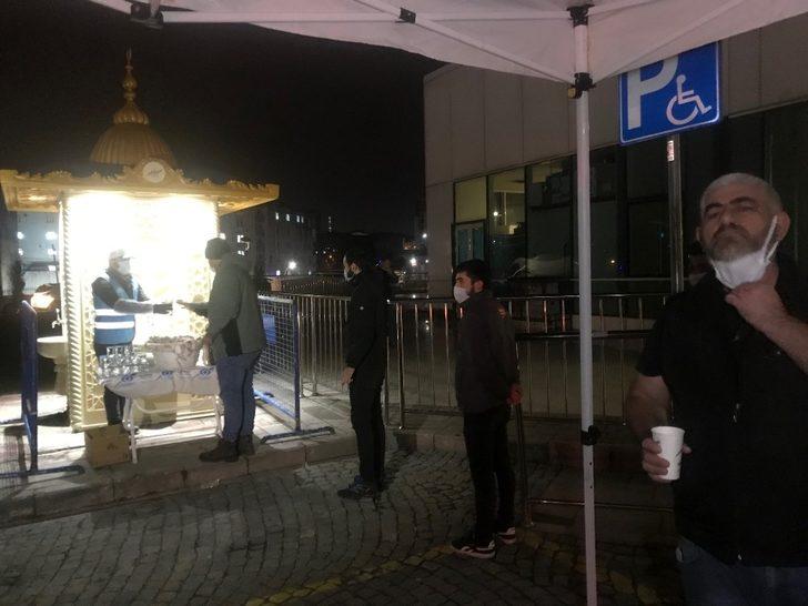 Sultangazi Belediyesi’nden sağlık çalışanlarına sıcak çorba ikramı G1