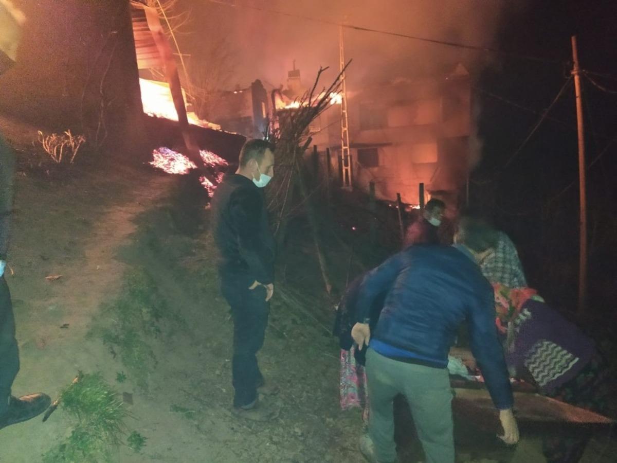 Trabzon&rsquo;un Araklı il&ccedil;esi Taşge&ccedil;it mahallesinde &ccedil;ıkan yangın 6 saatte kontrol altına alındı
