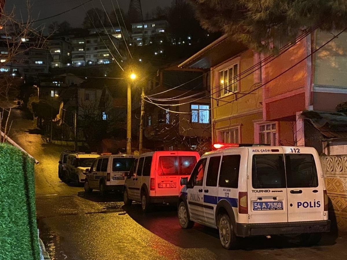 Sakarya&rsquo;da iki aile birbirine girdi: 2 yaralı