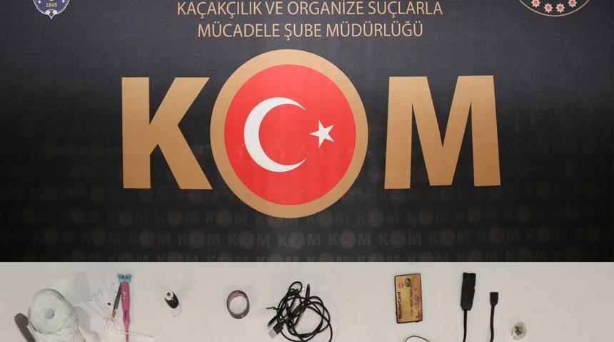 Motorlu taşıtlar sınavında mikro kameralı kopyaya suçüstü