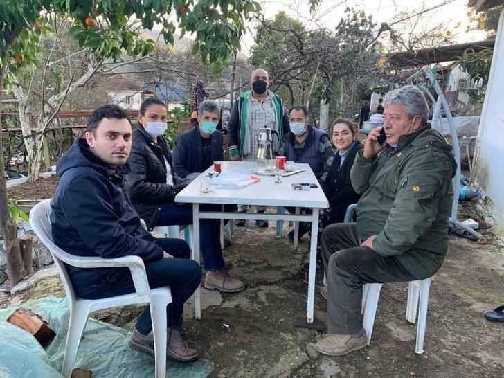 Evleri yanan aileye AK Parti İlçe yönetiminden acil destek ziyareti G5