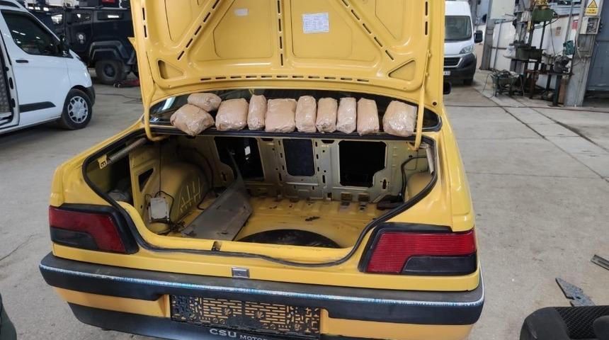 4 milyon liralık uyuşturucuyu 5 bin TL&rsquo;ye taşırken polise takıldı