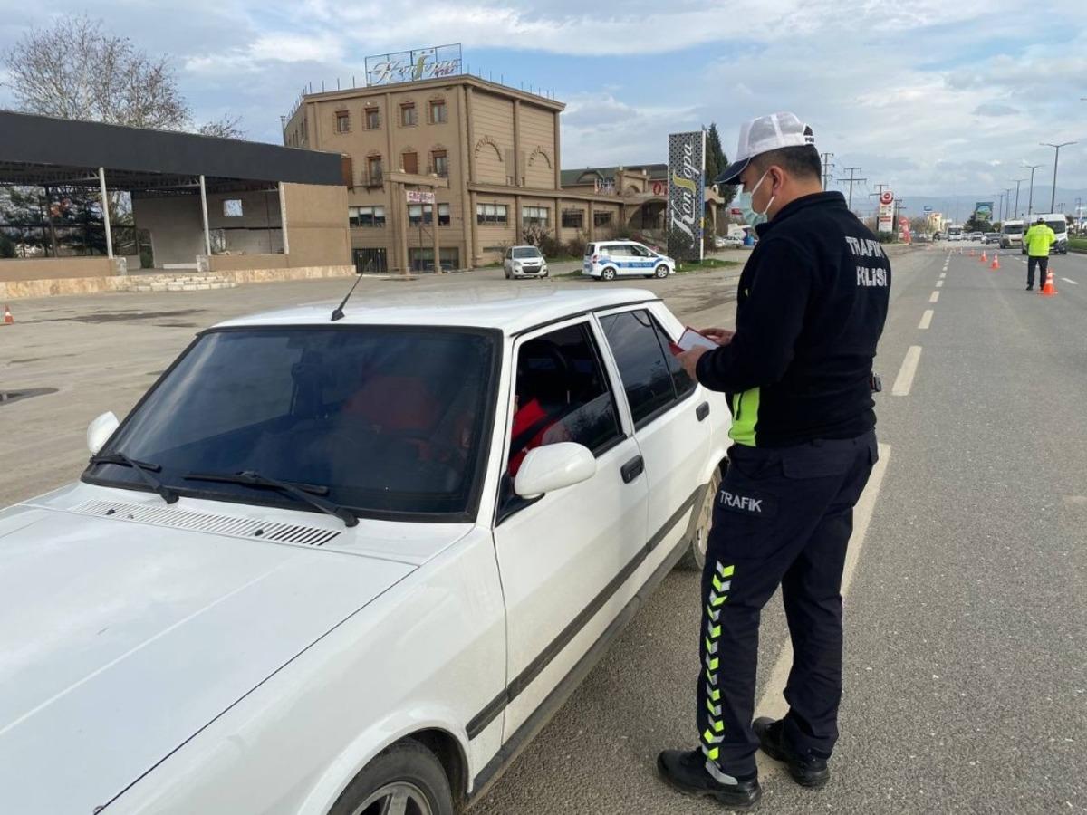 D&uuml;zce&rsquo;de 35 s&uuml;r&uuml;c&uuml;ye 5 bin TL&rsquo;lik cam film cezası