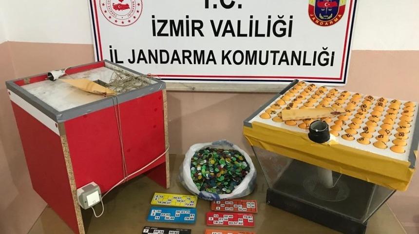 İzmir&rsquo;de kumar operasyonu: 59 kişiye 267 bin 349 lira ceza kesildi