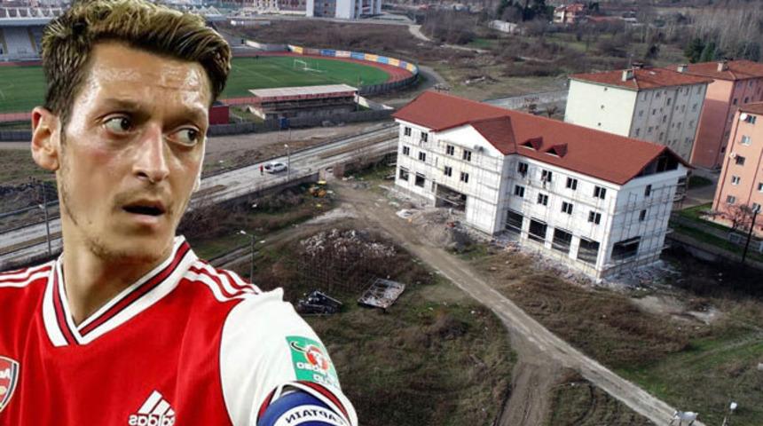 Mesut &Ouml;zil, memleketine spor kompleksi yaptırıyor