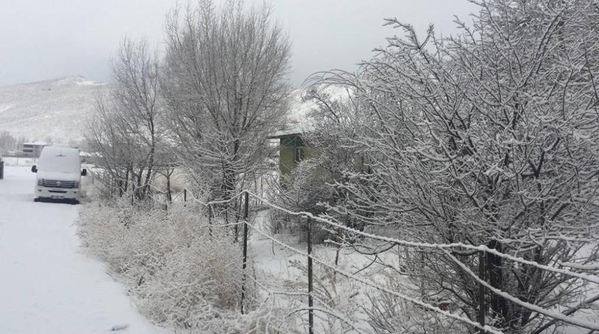 Meteoroloji,  yağış ve kuvvetli r&uuml;zgar uyarısını s&uuml;rd&uuml;rd&uuml;