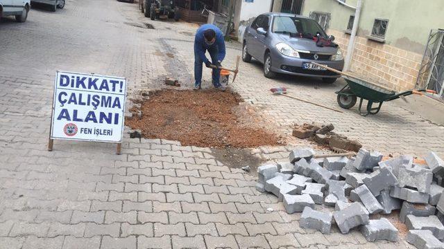 Soma’da yol onarım çalışmaları devam ediyor