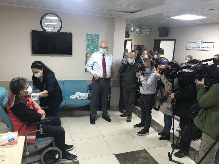 Trabzon’da ilk Korona virüs aşısını İl Sağlık Müdürü Dr. Hakan Usta oldu G2