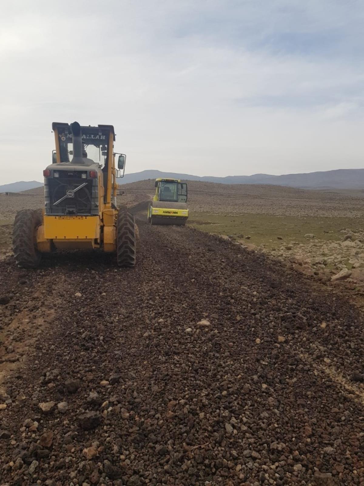 240 haneli mezraya 2 bu&ccedil;uk kilometrelik yeni yol