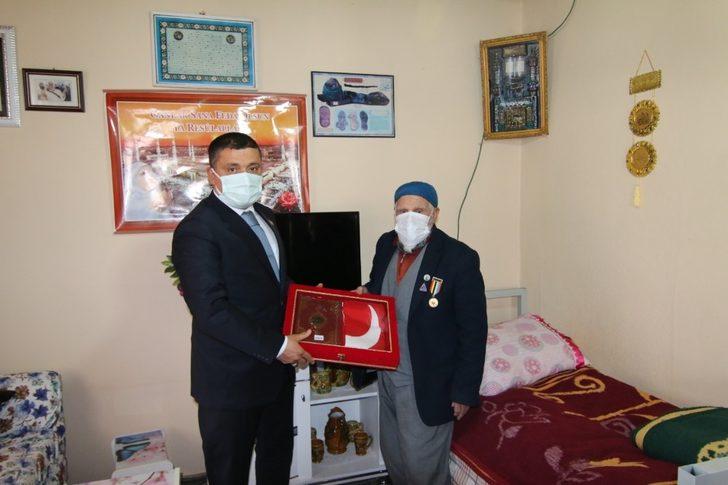 Kore Büyükelçiliğinden Türkiye’deki Kore gazilerine ‘Kahramanlık’ atkısı G3