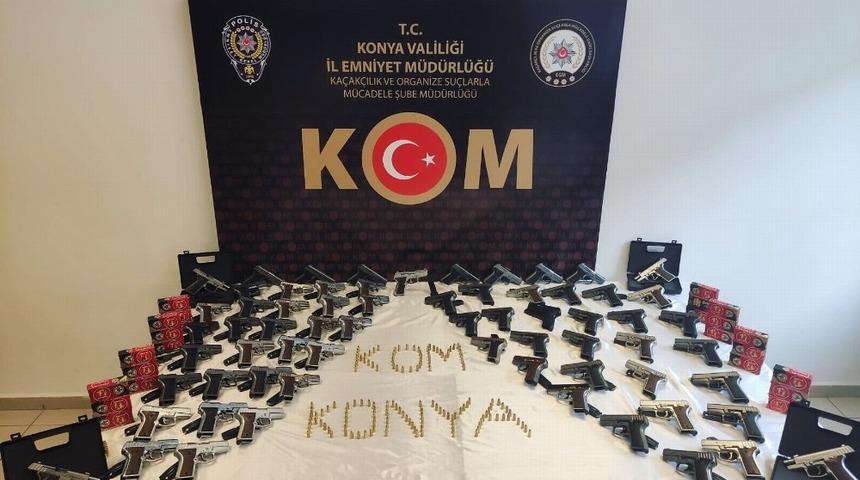 Konya&rsquo;da ara&ccedil;tan 73 adet tabanca &ccedil;ıktı